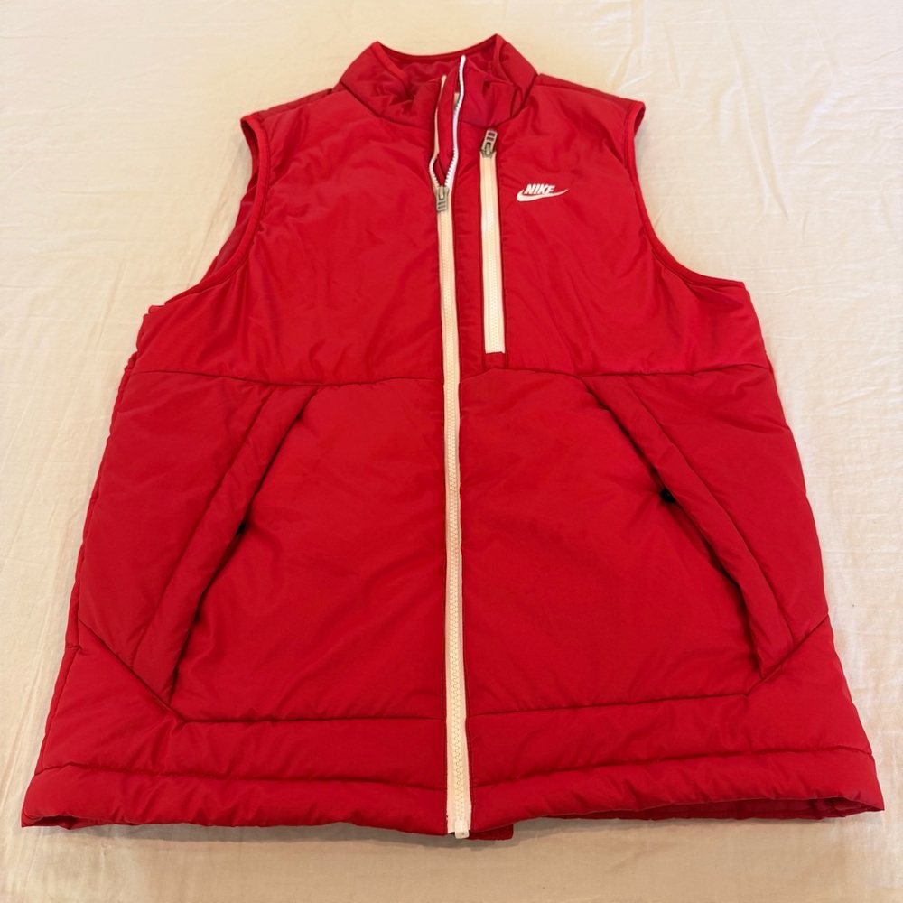 Nike Therma-Fit Red puffer vest size small